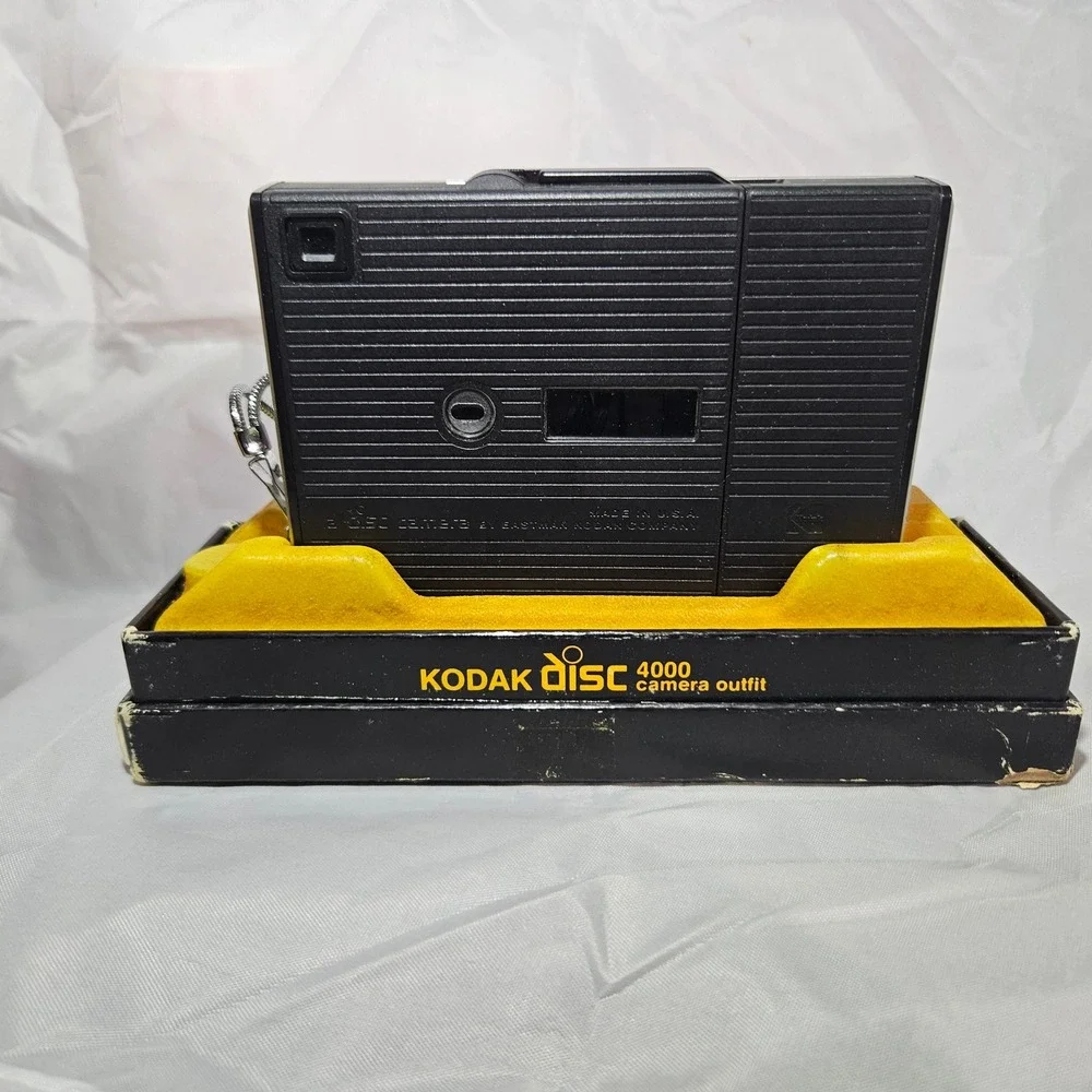 Kodak Disc 4000 Camera Outfit Vintage Instant Flash Automatic Film Advance